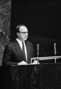 Prince. Aly Khan addresses the United Nations General Assembly in New York  1958-08-19